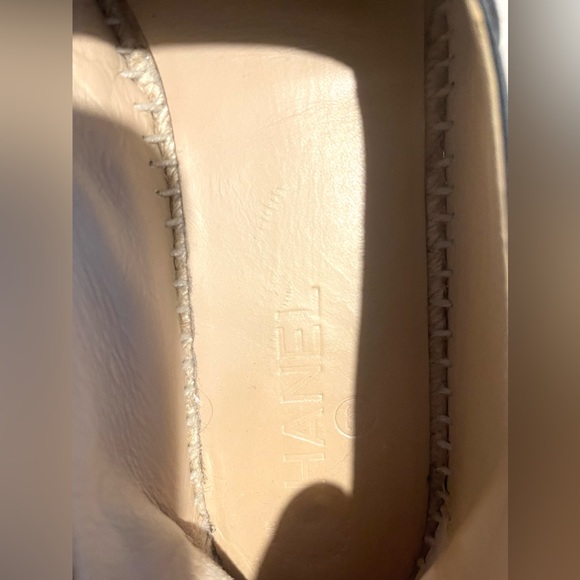 “LIKE NEW” CHANEL Lambskin Black Espadrilles - Picture 11 of 16